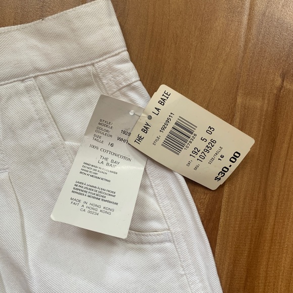 Vintage Nautical ‘Bay Club’ White Denim HighWaist Shorts & Sleeveless Blouse Set - Picture 15 of 16